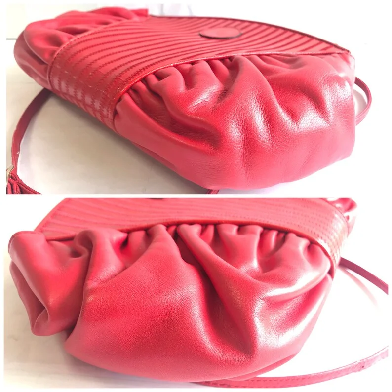 FENDI 80's vintage red patent enamel and nappa leather oval round shape shoulder purse