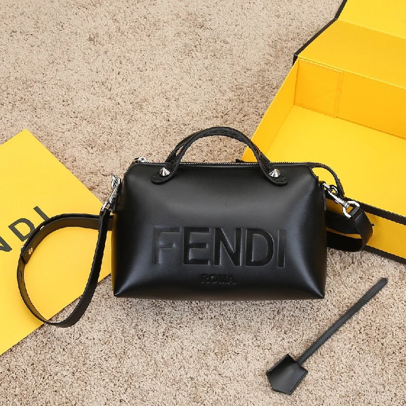 EN   Designer bags by Fendi 164