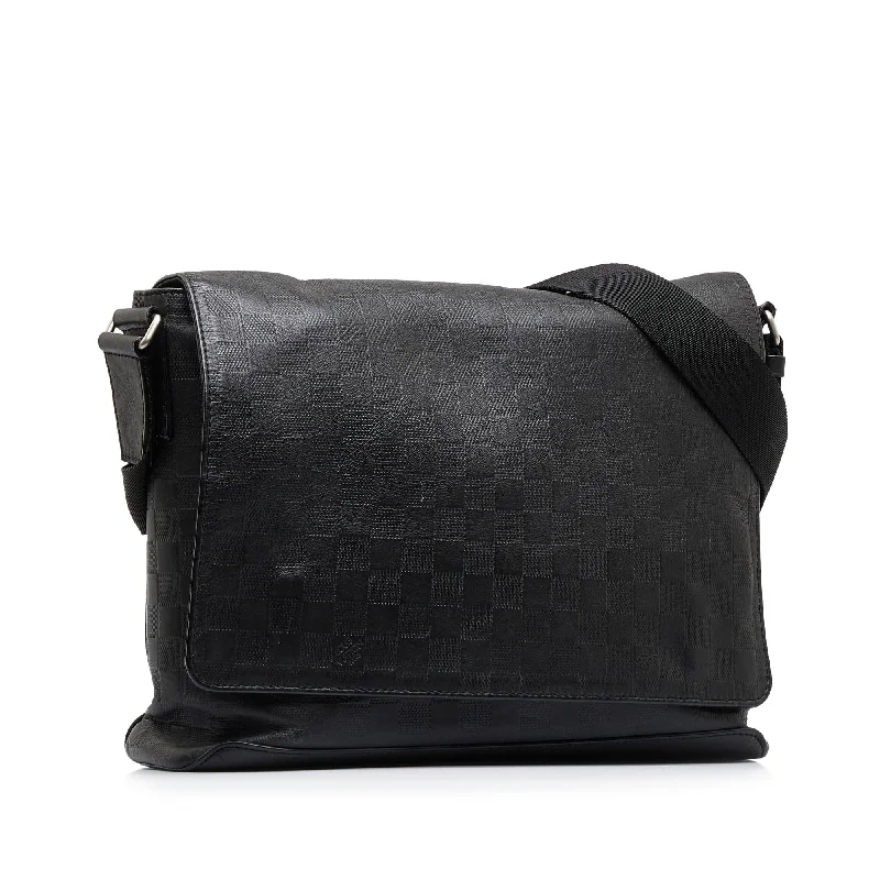 Louis Vuitton Damier Infini District MM (SHG-1NdqVh)